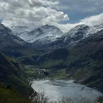 Hotel Nord & Restaurant Eidsdal