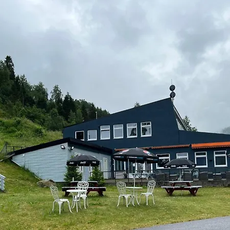 Hotel & Restaurant *