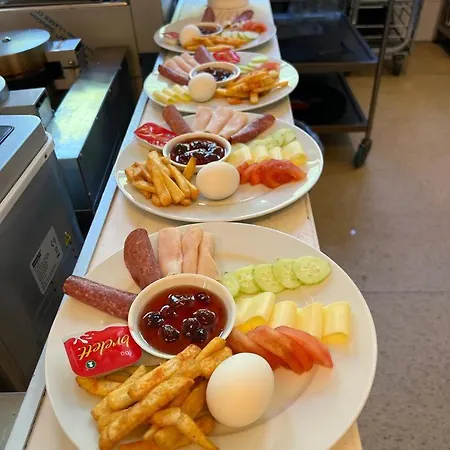 Hotel & Restaurant