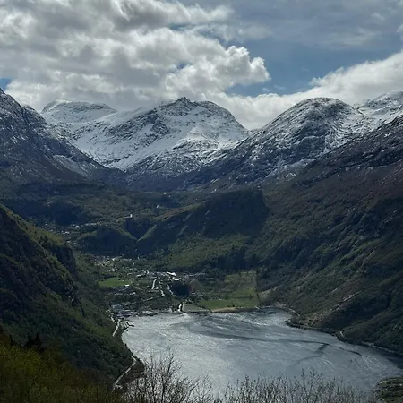 Hotel Nord & Restaurant Eidsdal