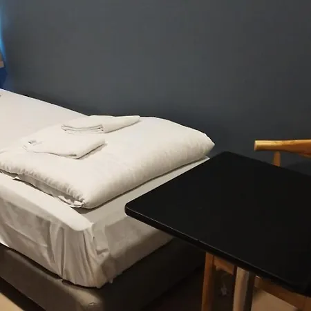 & Restaurant Hotel *