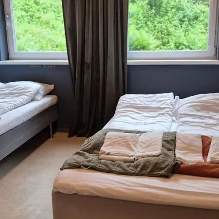 & Restaurant Hotel *